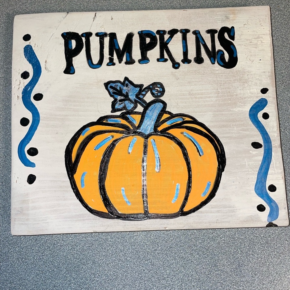 Hand-Painted, Reclaimed Barnwood Pumpkin Sign 7x8.5“